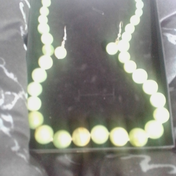New GenuineGreenGemstones Necklace Set